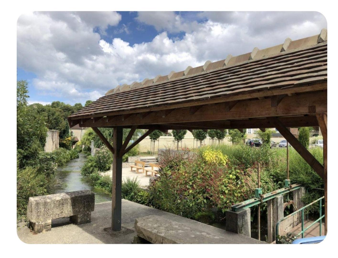 Logement Cosy Parking Prive Situe Au Coeur Du Village Reviers Dış mekan fotoğraf